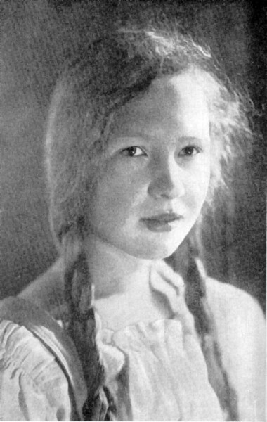 Юная Ольга Берггольц Юная Ольга Берггольц