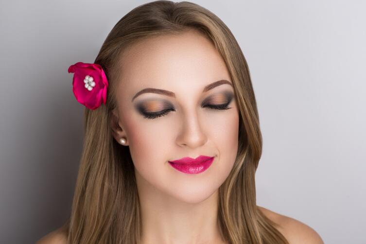 Как сделать прическу более оригинальной? Модные украшения для волос