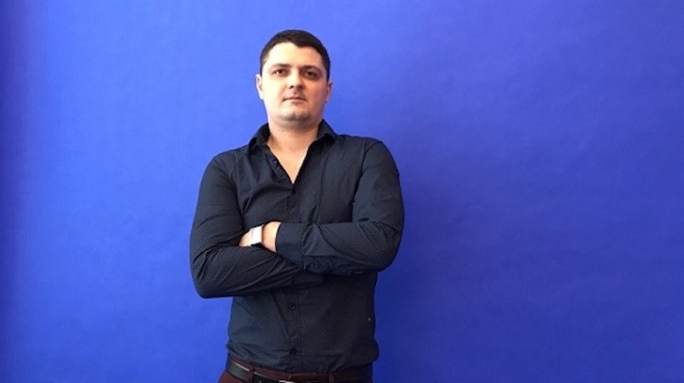 Как открыть бизнес в интернет? История Антона Рожновского