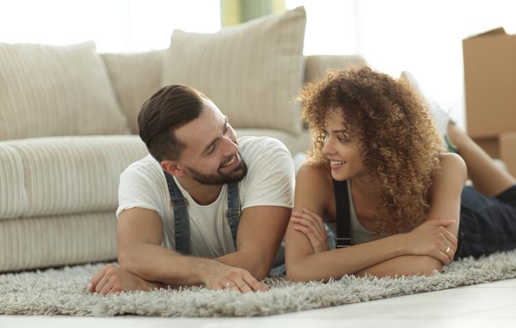 Как правильно валяться вдвоем?