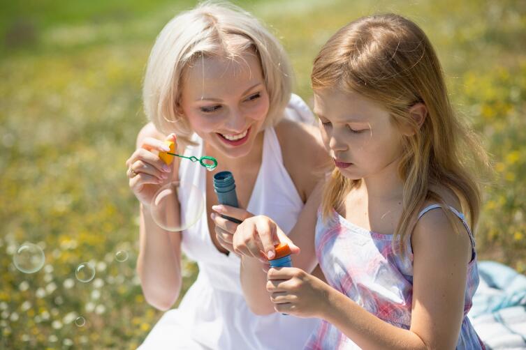 С ребенком постарше помогают отвлекающие маневры