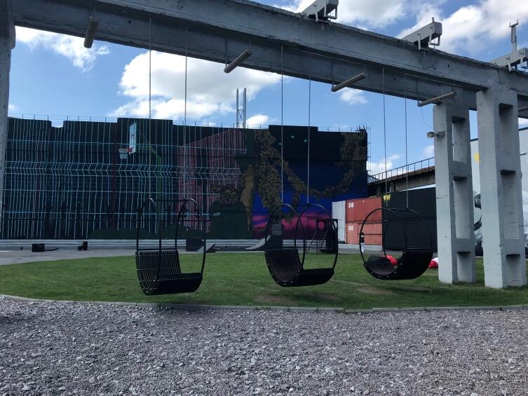 Зона отдыха в музее стрит-арта Зона отдыха в музее стрит-арта