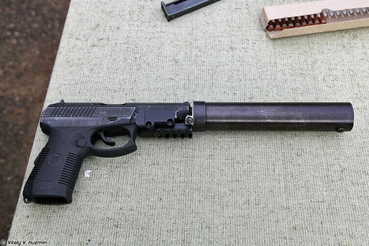 СР1МП с установленным ПБС и планкой (SR1MP with silencer)