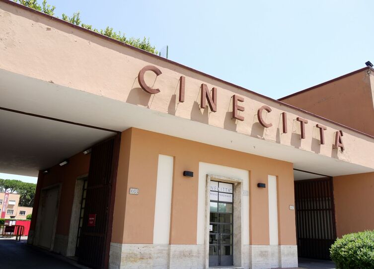 Вход в Cinecittà Studios