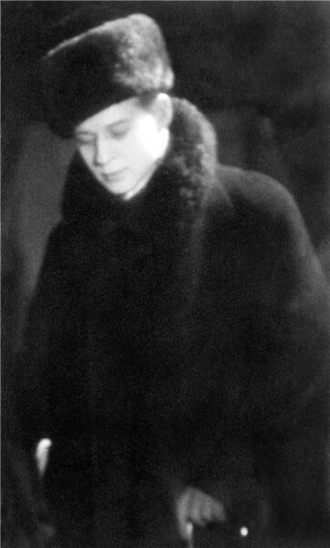 С. А. Есенин в 1922 г. С. А. Есенин в 1922 г.