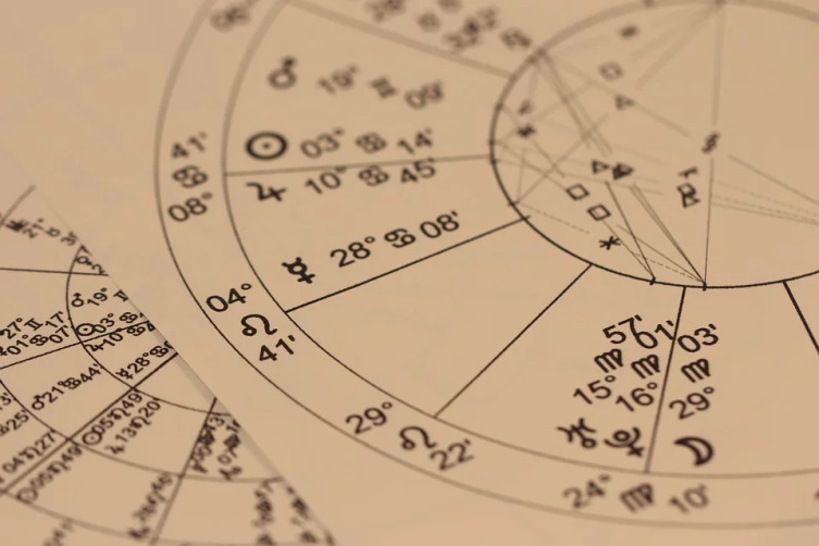 Почему нам так интересна астрология?