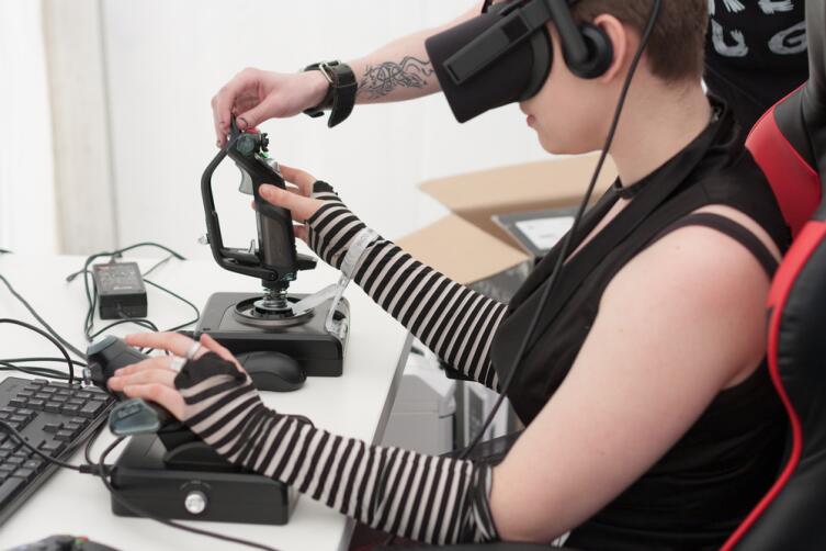 VR на службе авиации RG