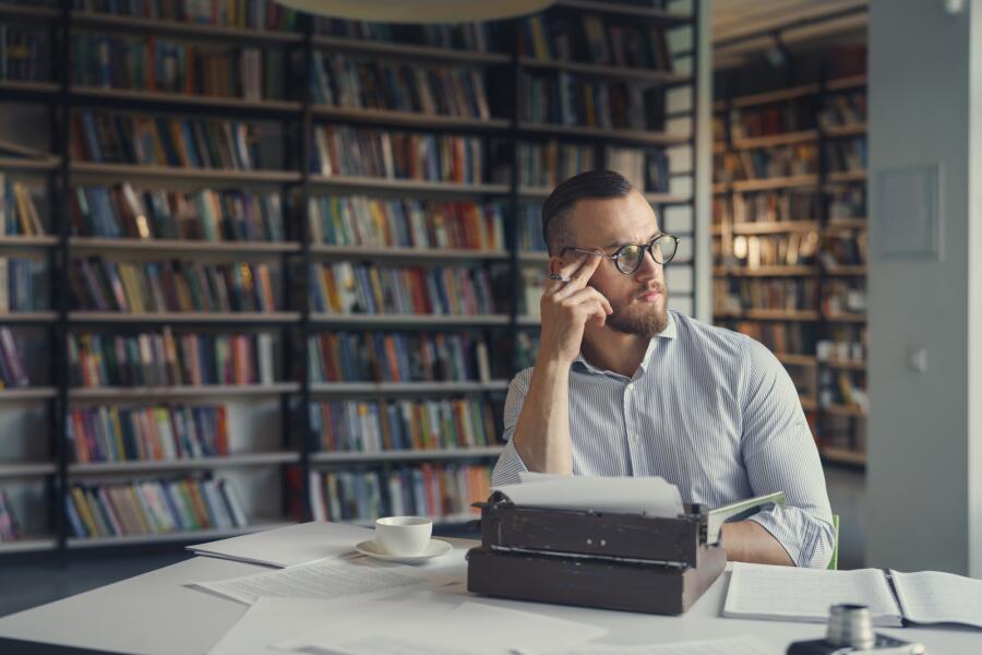 Стихосложение-18. Что такое «заумный язык» и неологизмы?