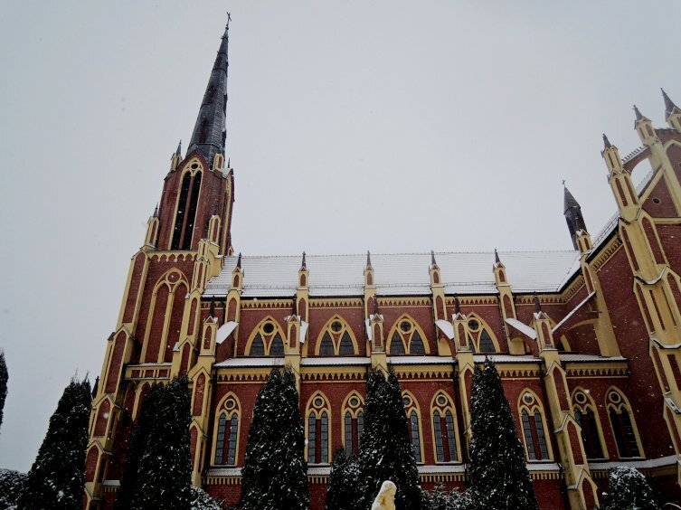 Какой архитектурный шедевр является жемчужиной Беларуси? Какой архитектурный шедевр является жемчужиной Беларуси?