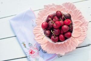 При каких проблемах со здоровьем поможет вишня?