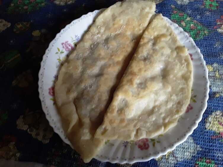 Как приготовить чебуреки?