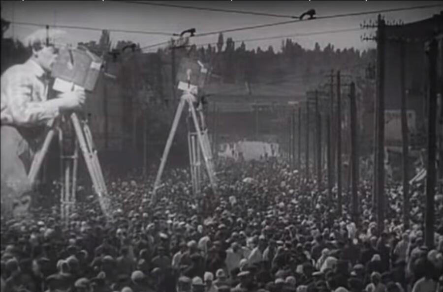 Кадр из к/ф «Человек с киноаппаратом», 1929 г. 