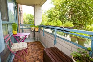 Как сделать балкон безопасным местом для отдыха?