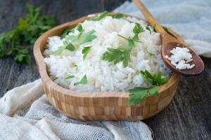 Как интересно приготовить рис на гарнир?