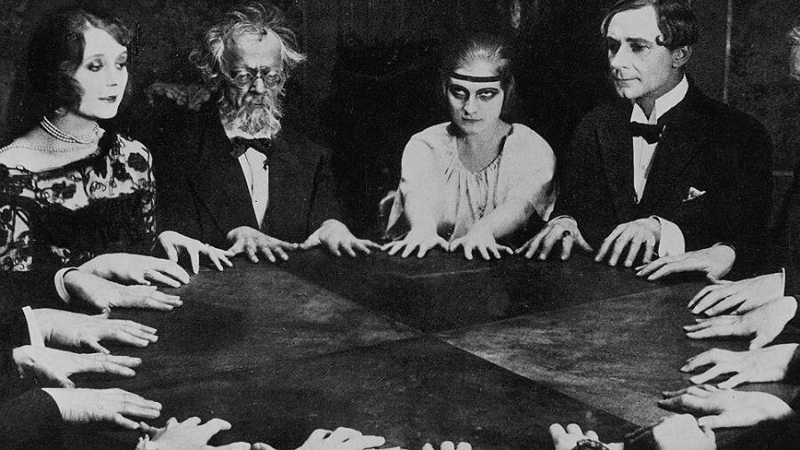 Сеанс спиритизма