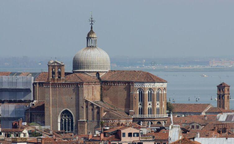 Вид на собор с колокольни Сан-Джорджо