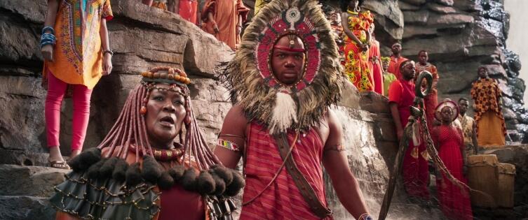 Что в фильмах порой бывает так же интересно, как и игра актеров? Костюмы в супергеройском боевике «Чёрная Пантера»