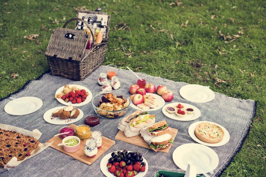 Какие продукты взять на пикник? Собираемся на природу