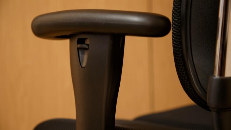 Какое ортопедическое кресло купить для работы за компьютером? Обзор Harachair Nietzsche