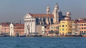 Как церковь Джезуати в Венеции стала собственностью государства?