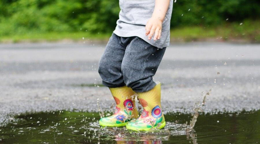 Кто изобрел резиновые сапоги?