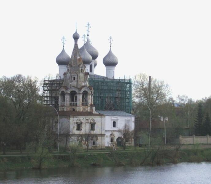 Вологда. Набережная VI Армии, 105. Церковь Иоанна Златоуста 