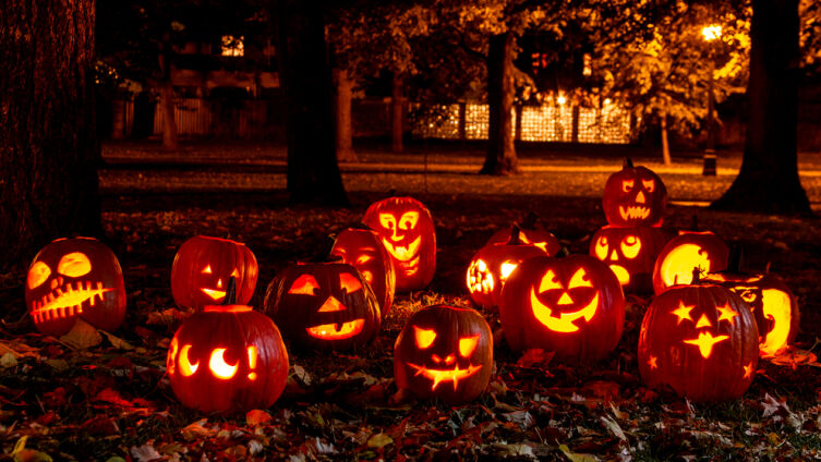 Какие традиции на Хэллоуин есть в разных странах?