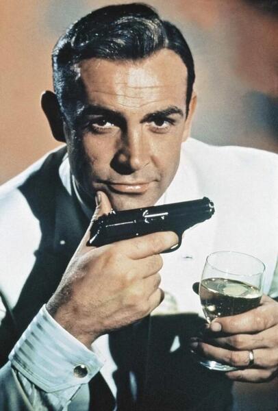 «Бонд, Джеймс Бонд» «Бонд, Джеймс Бонд»