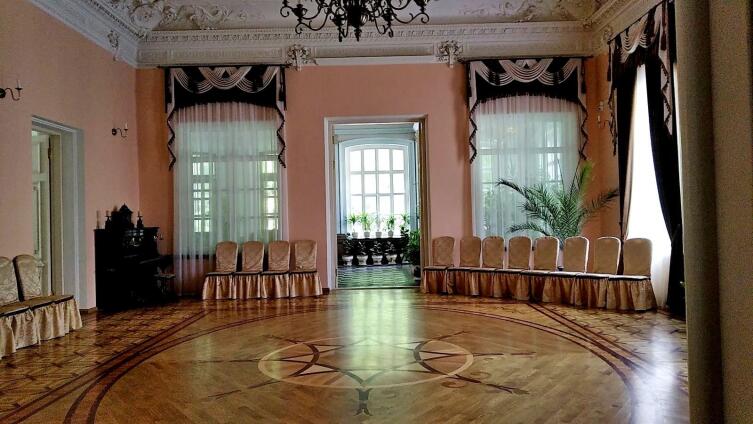 Путешествие по Беларуси. Чем интересен для туристов поселок Красный Берег? Путешествие по Беларуси. Чем интересен для туристов поселок Красный Берег?