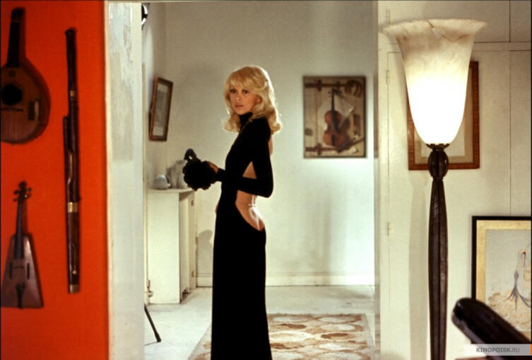 Кадр из к/ф «Высокий блондин в черном ботинке», 1972 г. 