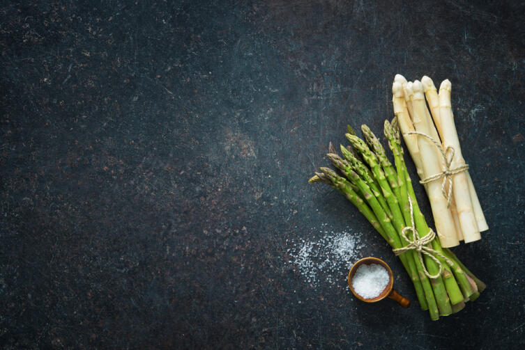 Что полезного в спарже и с чем её едят?