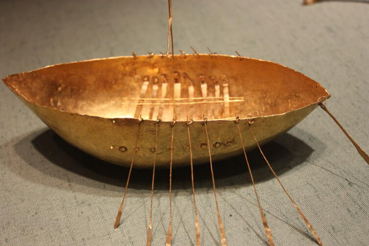 Лодка из 1-го века до нашей эры Broighter Hoard, которая была найдена недалеко от Магиллигана и может быть обетным подношением Мананнану