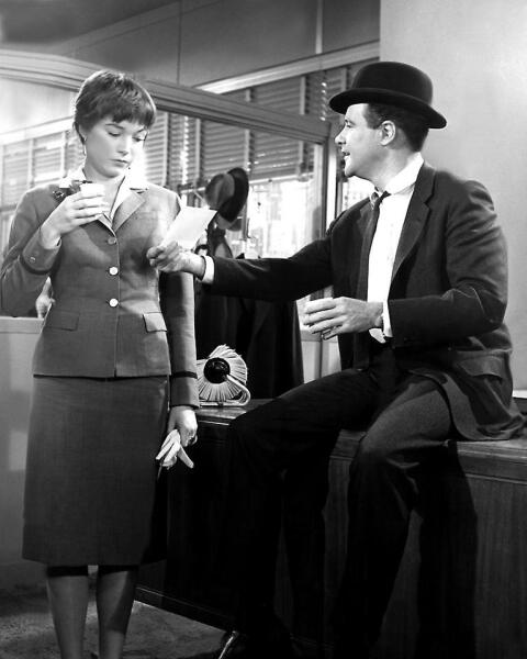 Кадр из к/ф «Квартира», 1960 г.