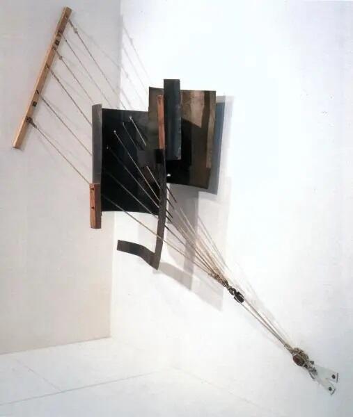 В. Е. Татлин, «Угловой контррельеф», 1914 г. В. Е. Татлин, «Угловой контррельеф», 1914 г.