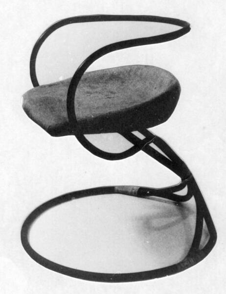 Николай Рогожин. Мягкий рессорный стул из гнутого дерева. Руководитель курсового проекта: Владимир Татлин. Дерметфак (деревообделочное отделение), ВХУТЕИН. 1927−1929 гг. Николай Рогожин. Мягкий рессорный стул из гнутого дерева. Руководитель курсового проекта: Владимир Татлин. Дерметфак (деревообделочное отделение), ВХУТЕИН. 1927−1929 гг.