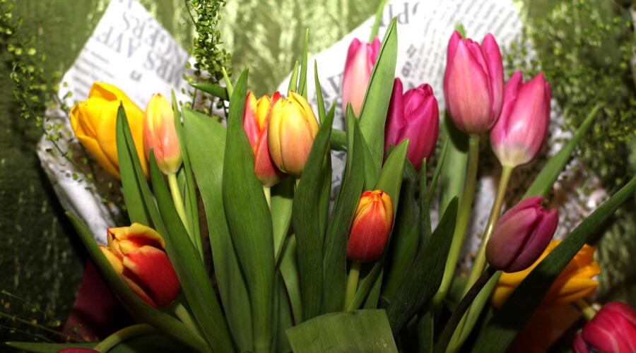 Как выбрать корпоративный подарок на 8 марта