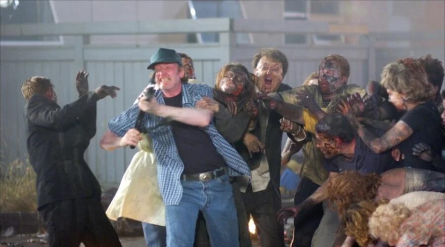 Кадр из к/ф «Рассвет мертвецов», 2004 г.