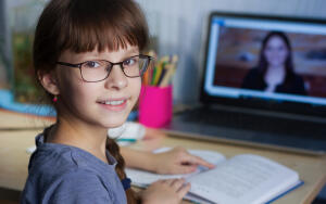Школьники на удаленке. Как организовать обучение в «заключении»?