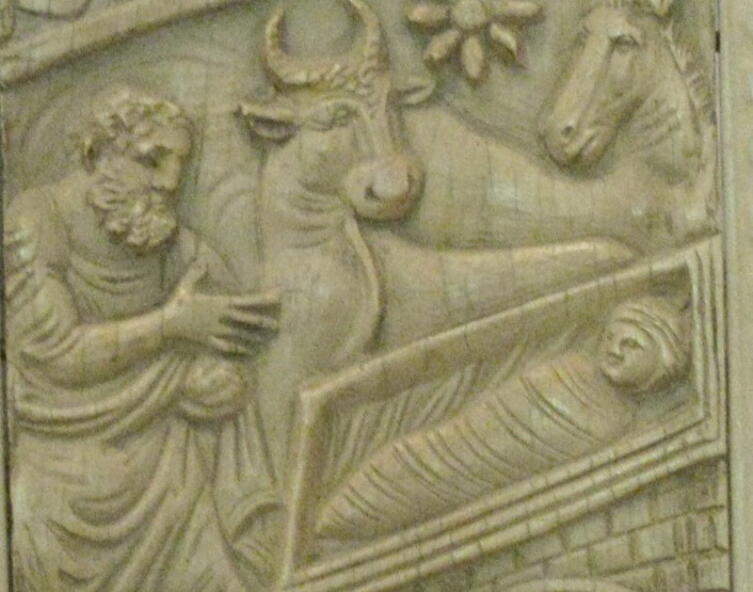 Рождество Христово (фрагмент резьбы на кафедре Максимиана, слоновая кость, 550 год)