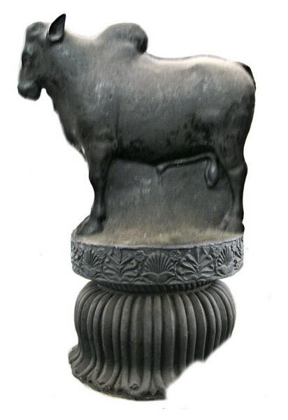 Корова на одном из т.н. столпов Ашоки, III век до н.э.