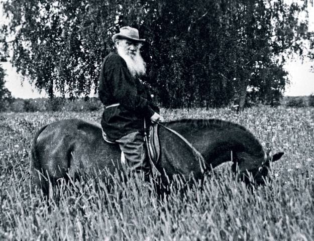 Лев Николаевич Толстой верхом