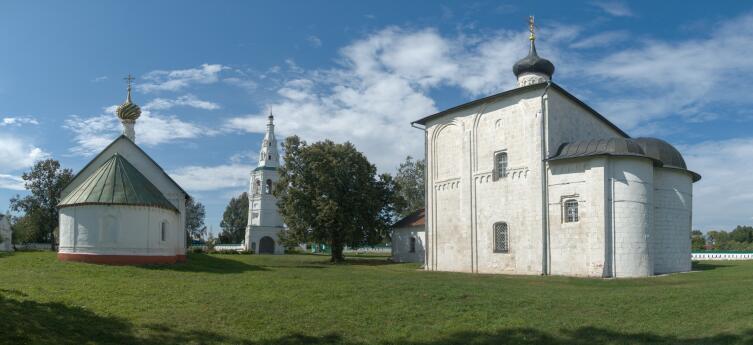 Архитектурный ансамбль в селе Кидекша 