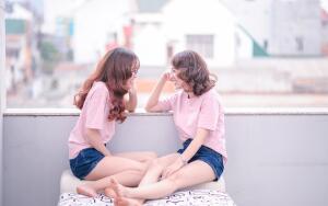 Природа слуха такова, что его трудно удержать в себе. 