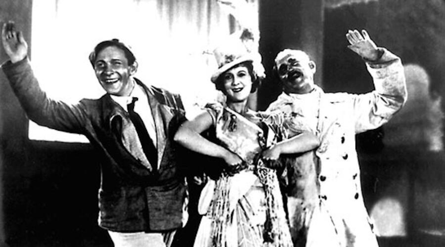 Какие фильмы снял режиссёр Григорий Александров?