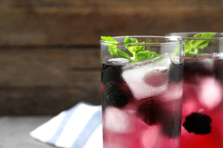 Мохито с водкой и ежевикой