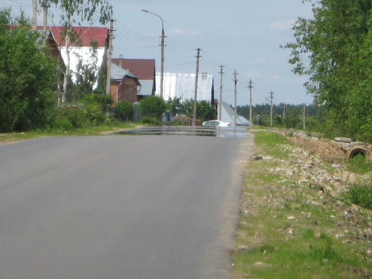 Мираж над асфальтированной дорогой