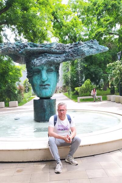 Почему Одесса — неидельной формы «жемчужина у моря»? Почему Одесса — неидельной формы «жемчужина у моря»?