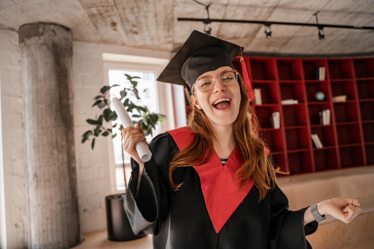 Высшее образование: можно ли построить карьеру без диплома?