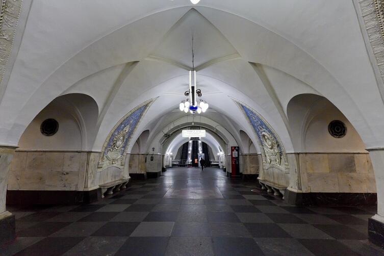 Зал станции метро 