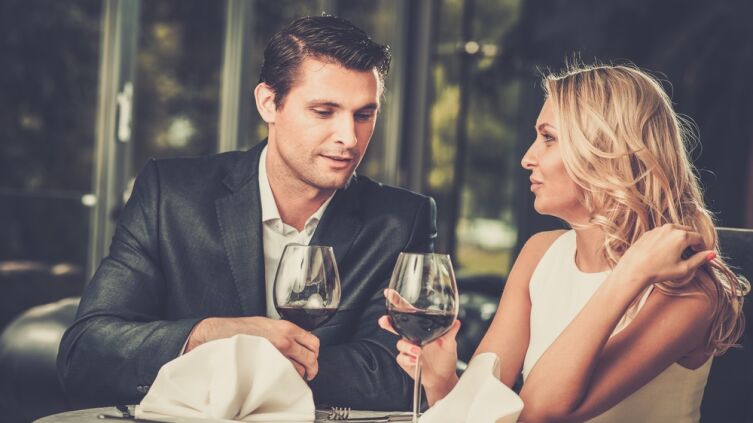 Как устроить романтический ужин для дамы?
